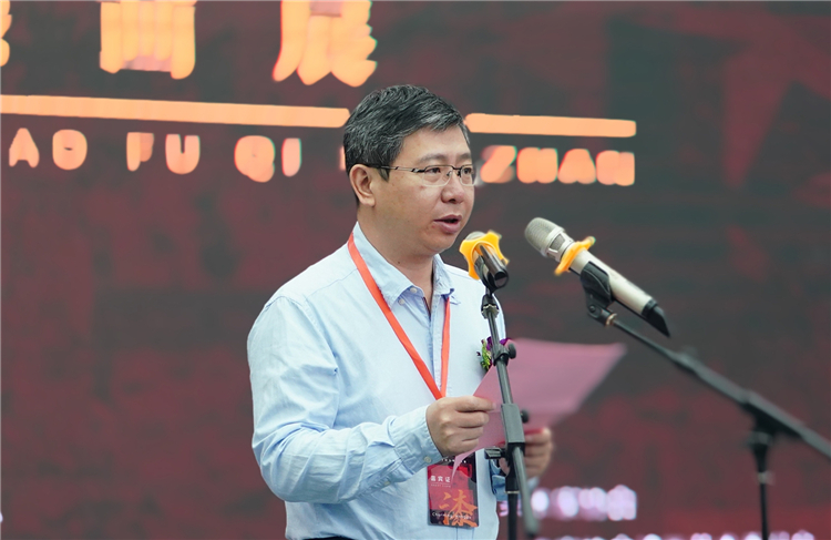 6 红谷滩区委常委、宣传部长  邓越峰致辞.jpg